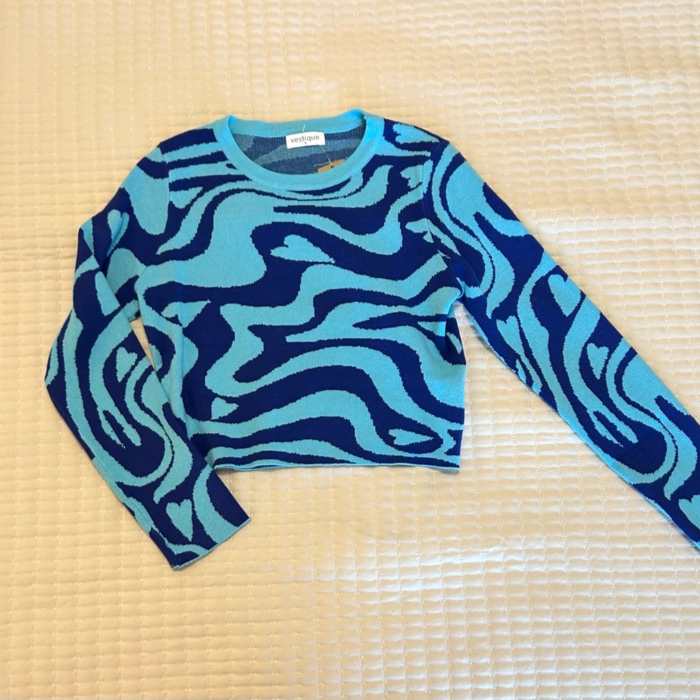 Vestique Sweater